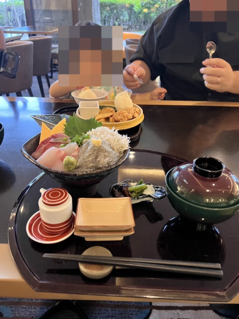 夕食のお造り盛り合わせと天ぷら